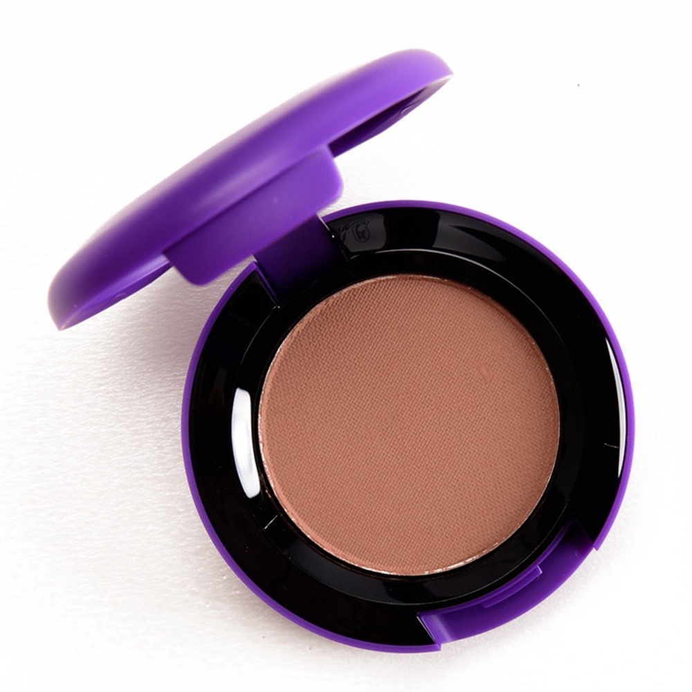 Selena Mac “no me queda mas” eyeshadow. Brand new in its original packaging